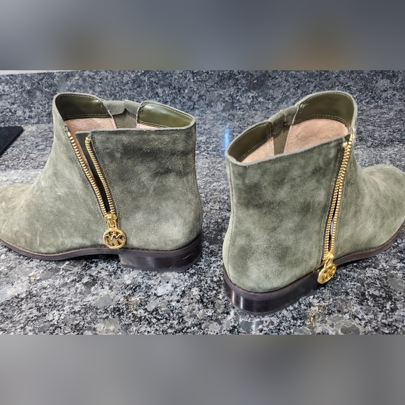 MICHAEL KORS Lainey Zip-Up Boots Padded Round Toe Logo Stretch Leather - Picture 8 of 13